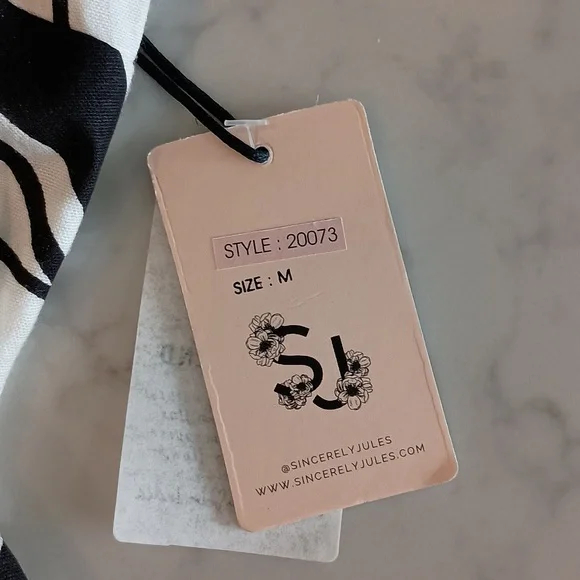 Sincerely Jules Maxi Dress NWT - Picture 2 of 8